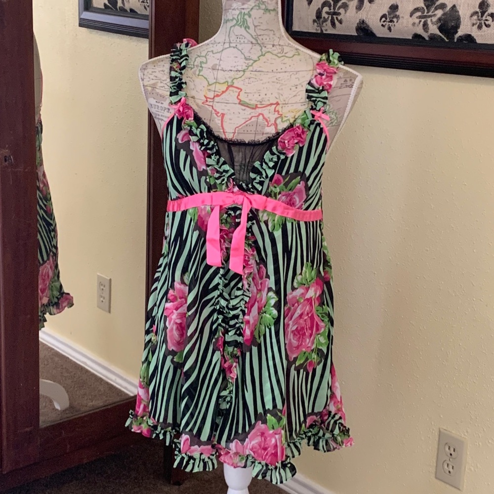 Betsey Johnson Intimates top!!!